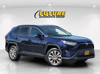 Used 2020 Toyota RAV4 XLE Premium video 1