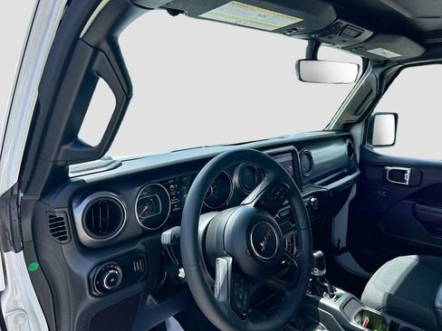 Used 2023 Jeep Wrangler Unlimited Sport AWD/4WD image 7