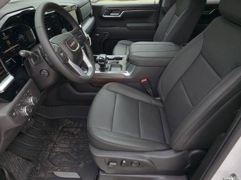 New 2026 GMC Sierra 1500 SLT image 16