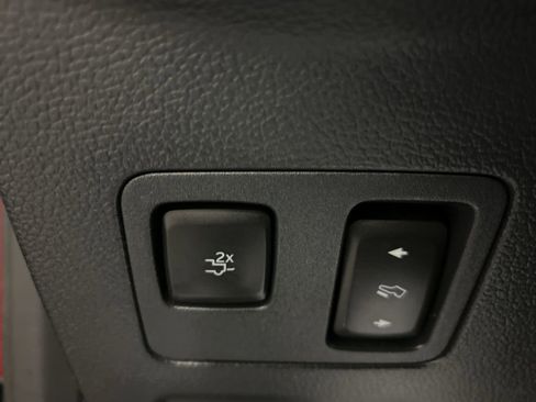 Used 2022 Ford F250 Lariat w/ Black Appearance Package image 28