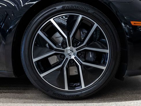 Certified 2025 Porsche Panamera RWD image 19