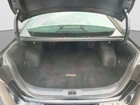 Used 2024 Nissan Altima 2.5 SR FWD image 13