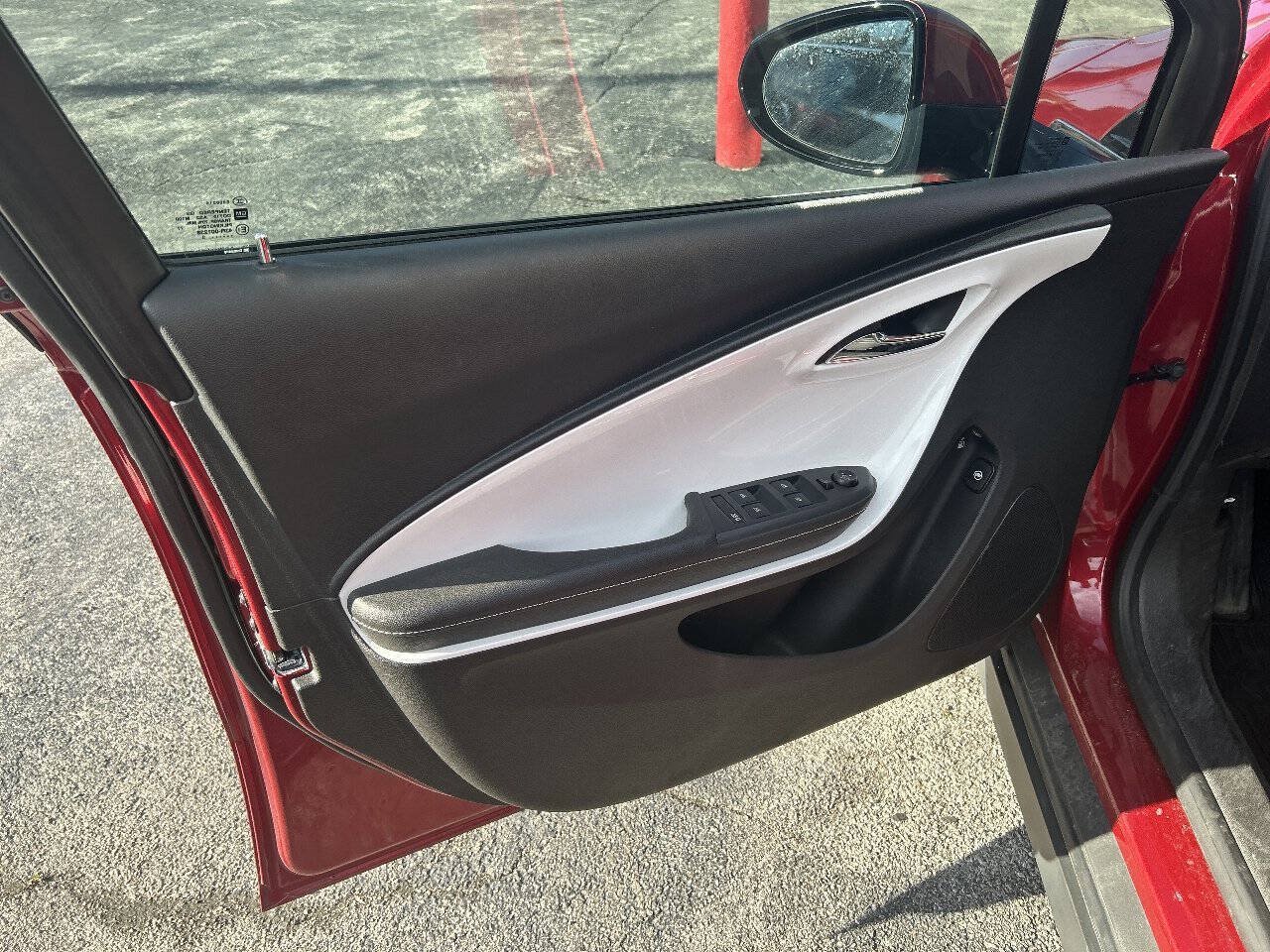 Used 2013 Chevrolet Volt Premium w/ Premium Trim Package FWD image 8