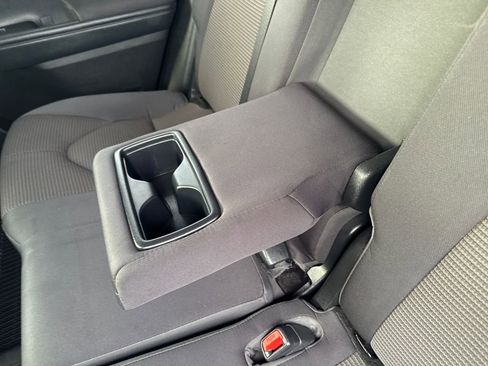 Used 2022 Toyota Highlander LE image 36