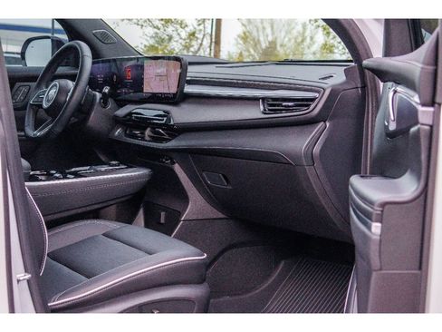 Used 2025 Buick Enclave Sport Touring w/ Power Package image 10