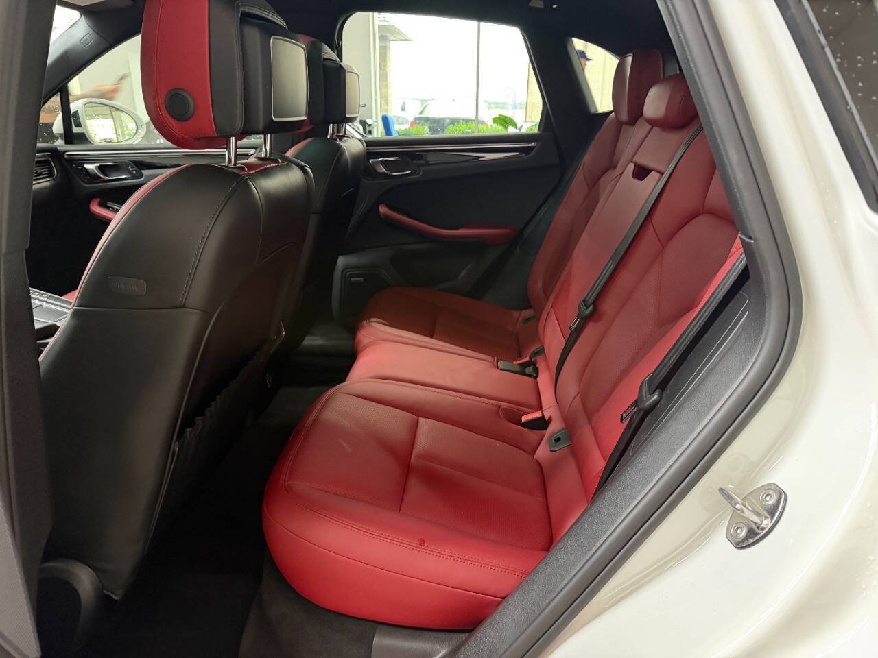 Used 2017 Porsche Macan S AWD/4WD image 13