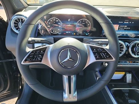 Certified 2025 Mercedes-Benz GLB 250 4MATIC image 13