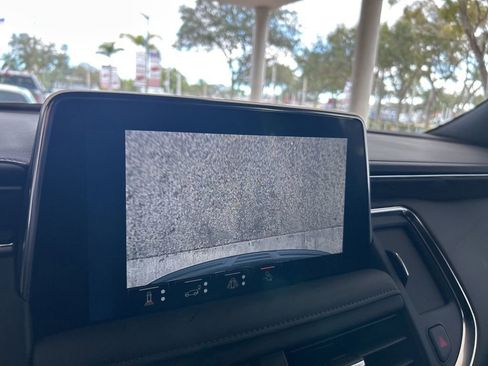 Used 2024 Chevrolet Suburban High Country w/ Advanced Technology Package image 12