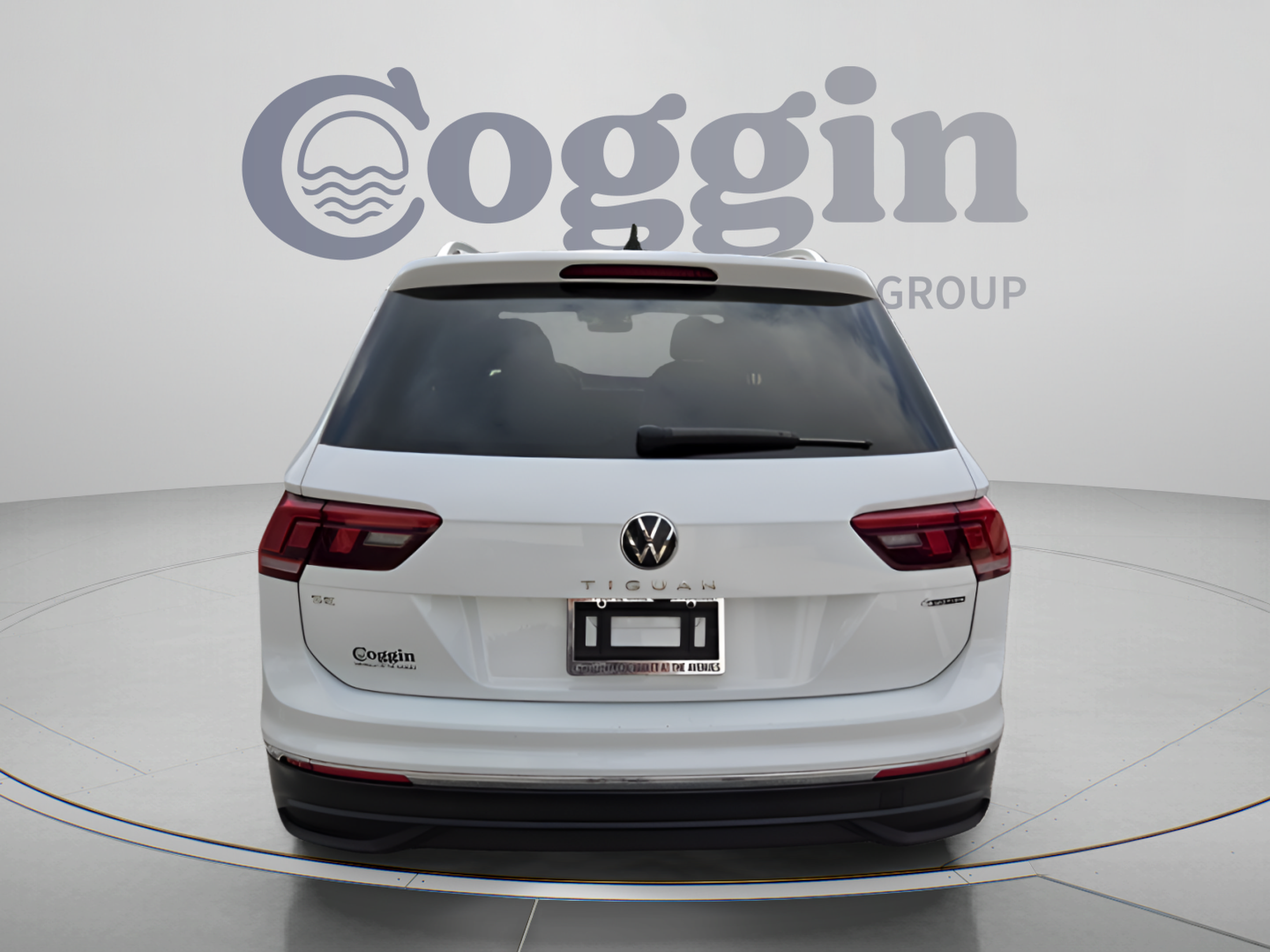 Used 2024 Volkswagen Tiguan SE AWD/4WD image 4
