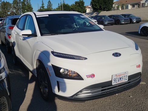 Certified 2023 Hyundai Kona SEL image 3