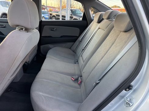 Used 2010 Hyundai Elantra GLS image 12