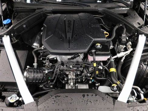 Used 2024 Genesis G70 2.5T image 35