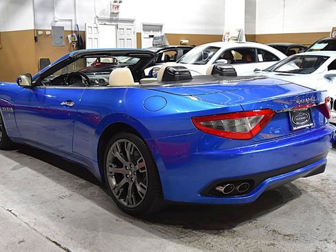 Used 2015 Maserati GranTurismo Convertible RWD image 17