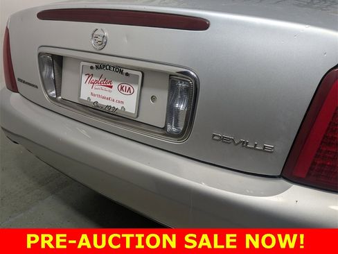 Used 2002 Cadillac De Ville w/ Comfort/Convenience Pkg image 8