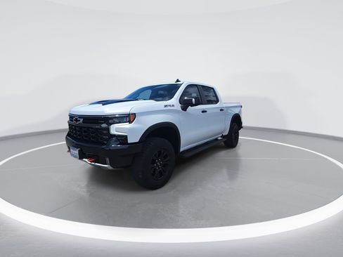 Used 2024 Chevrolet Silverado 1500 ZR2 w/ Technology Package AWD/4WD image 4
