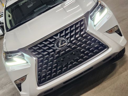 Used 2023 Lexus GX 460 Premium w/ Premium Package image 19