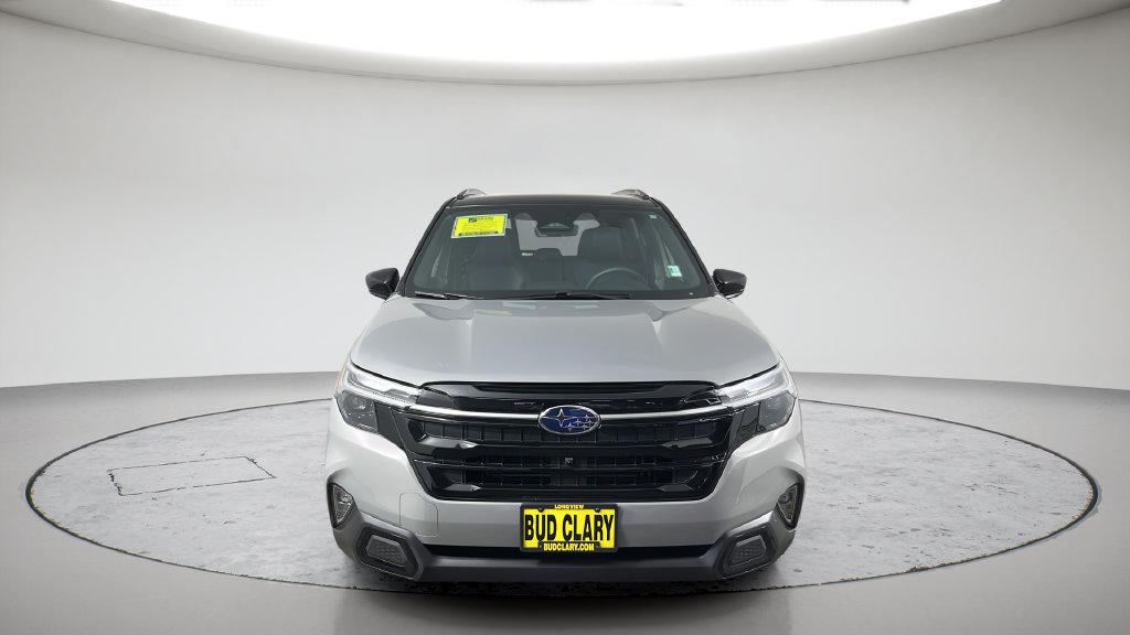 Used 2025 Subaru Forester Touring AWD/4WD image 3