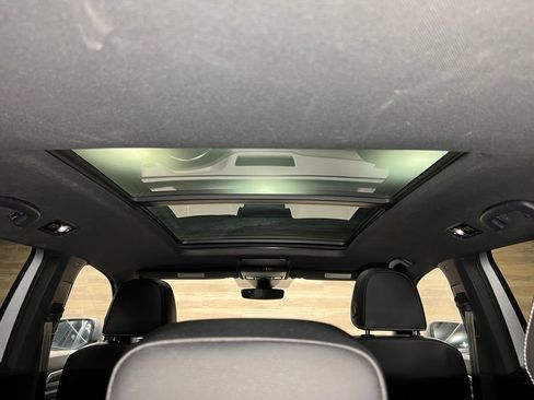 Used 2020 Volkswagen Atlas Cross Sport SEL R-Line image 17