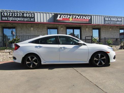 Used 2016 Honda Civic Touring image 5