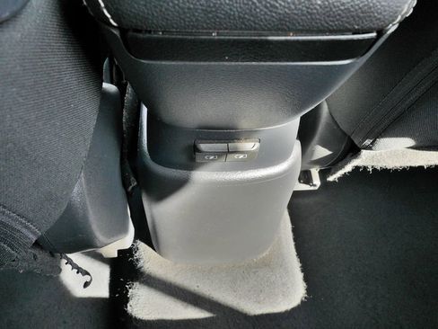 Used 2020 Nissan Kicks SV FWD image 19