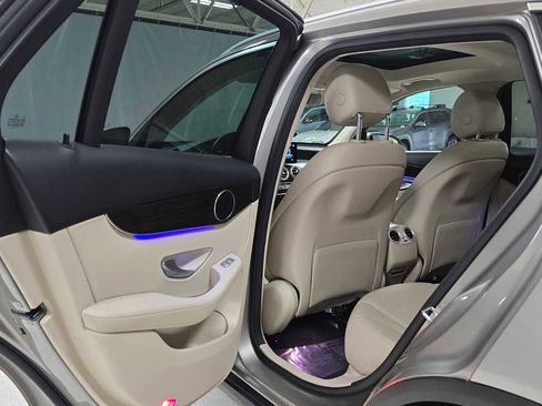 Used 2020 Mercedes-Benz GLC 300 4MATIC image 15
