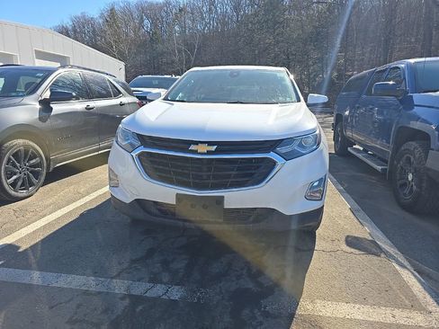 Used 2021 Chevrolet Equinox LT image 3