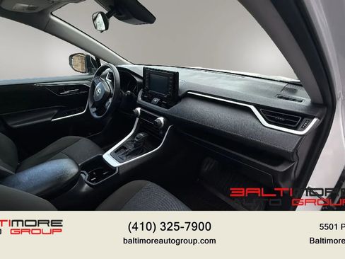 Used 2022 Toyota RAV4 XLE w/ Convenience Package FWD image 17