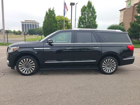 Used 2018 Lincoln Navigator L Reserve w/ Technology Package AWD/4WD image 2