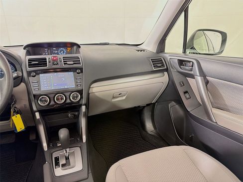 Used 2018 Subaru Forester 2.5i Premium AWD/4WD image 24