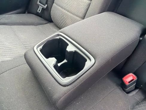 Used 2017 Toyota Camry LE FWD image 13