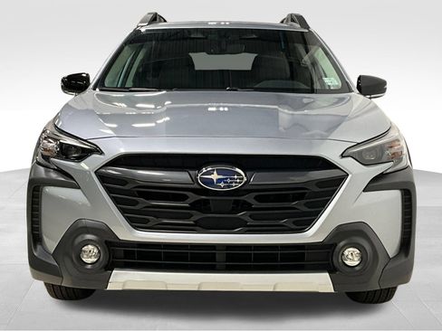 Used 2025 Subaru Outback Limited AWD/4WD image 2