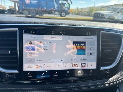 New 2026 Chrysler Pacifica Select image 28