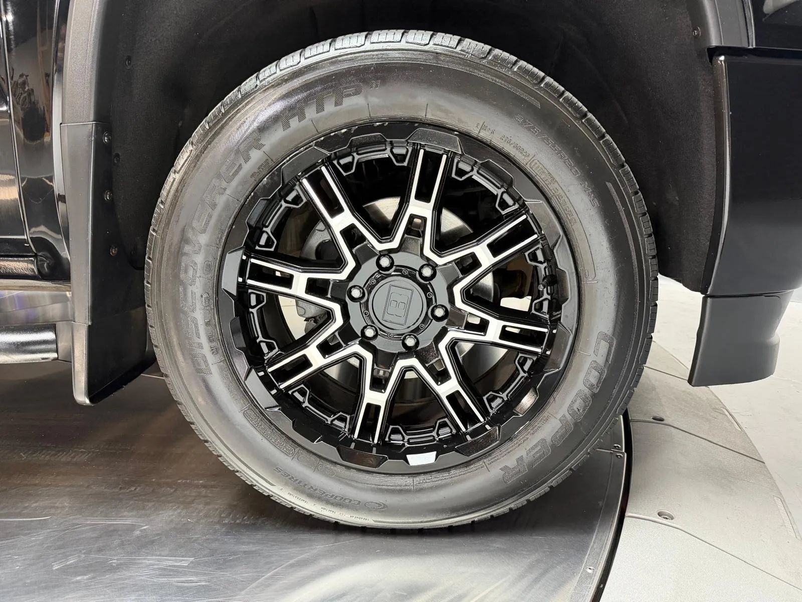 Used 2018 GMC Sierra 1500 Denali AWD/4WD image 7