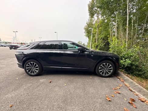 Used 2024 Cadillac Lyriq Sport AWD/4WD image 5