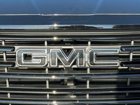 Used 2023 GMC Terrain SLE w/ Driver Convenience Package AWD/4WD image 43