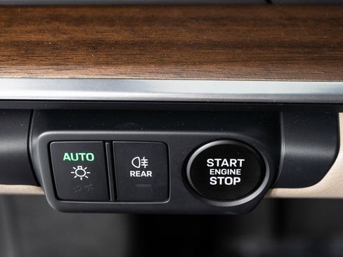 Certified 2025 Porsche 911 Carrera image 46