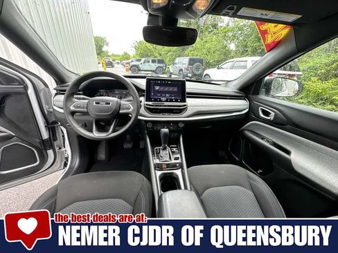 Used 2024 Jeep Compass Sport AWD/4WD image 20