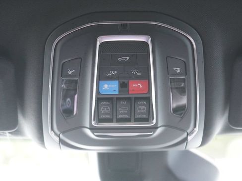 Used 2025 Jeep Grand Cherokee L Limited w/ Black Appearance Package AWD/4WD image 26