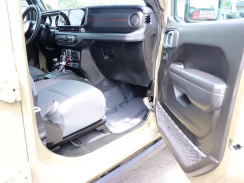 Used 2026 Jeep Gladiator Rubicon AWD/4WD image 15