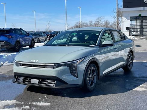 New 2026 Kia K4 LXS image 3
