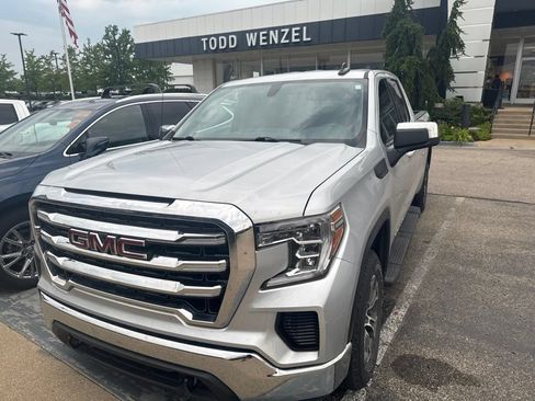 Used 2020 GMC Sierra 1500 SLE w/ SLE Value Package AWD/4WD image 3
