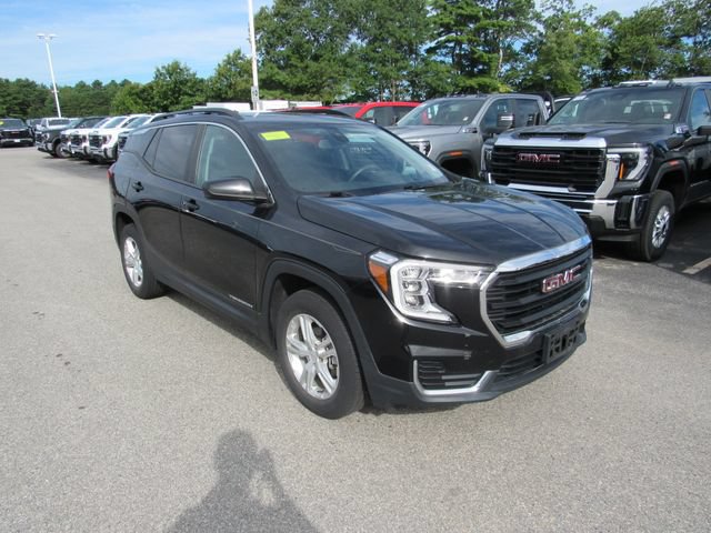 Certified 2022 GMC Terrain SLE w/ Driver Convenience Package AWD/4WD image 3