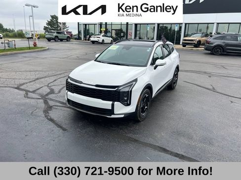 Certified 2026 Kia Sportage EX w/ EX Panorama Roof Package FWD image 3