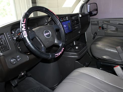 Used 2008 GMC Savana 2500 Extended RWD image 17