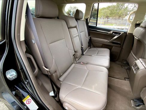 Used 2019 Lexus GX 460 image 18