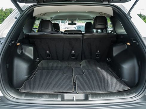 Used 2019 Jeep Cherokee Limited AWD/4WD image 10