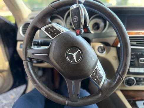 Used 2014 Mercedes-Benz C 250 Sedan image 8