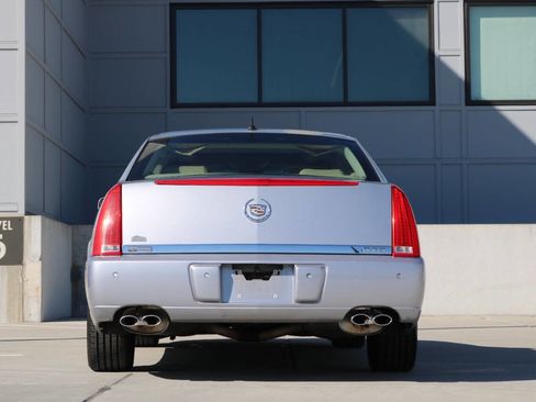Used 2006 Cadillac DTS Performance image 6