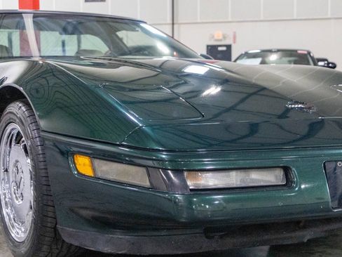 Used 1994 Chevrolet Corvette Coupe RWD image 26