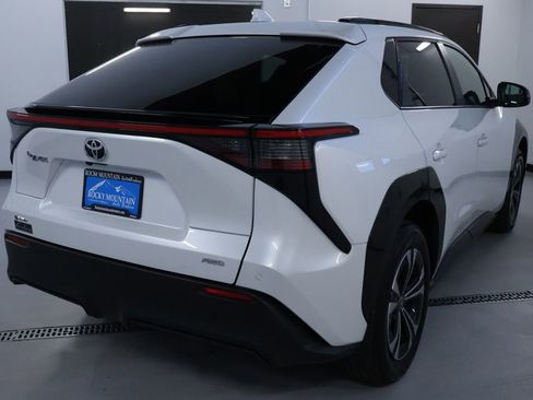 Used 2024 Toyota bZ4X XLE image 7